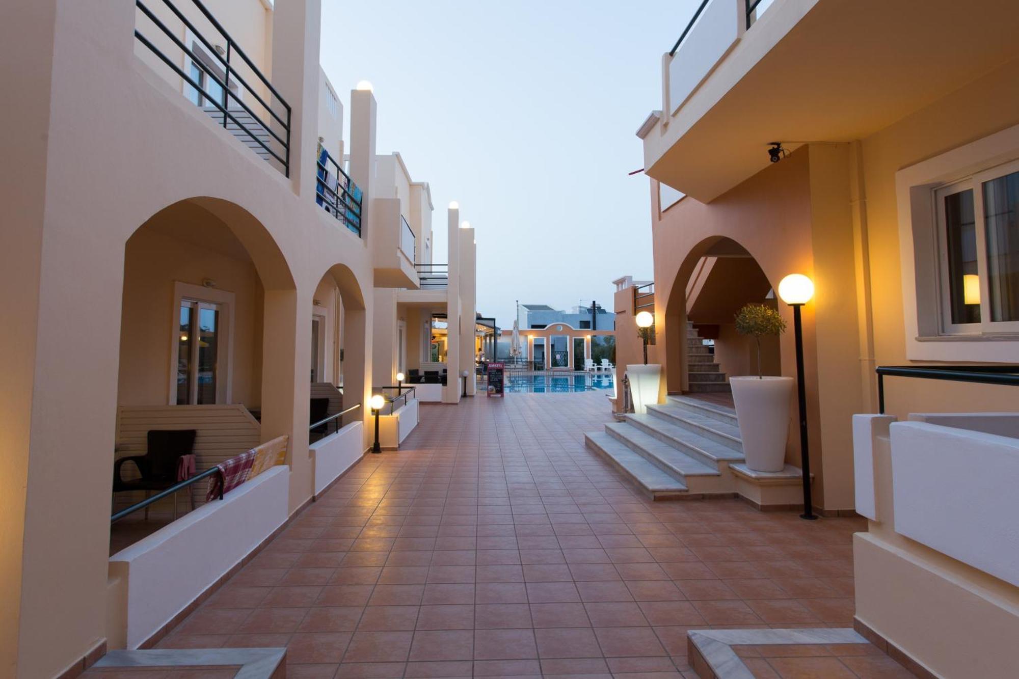 Nontas Hotel Apartments Daratsos Eksteriør billede